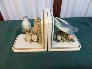 Beautiful Figi Graphics Handcrafted Sitting Pretty Bird Designed Bookends - Picture 1 of 9