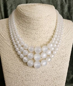 Vintage White Thermoset Moonglow Lucite 3 Strand Bead Necklace Floral Clasp - Picture 1 of 8