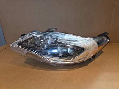 Conjunto de faros - TYC 20-9406-00 regular para Toyota Avalon 13-15 Foto 1 de 4