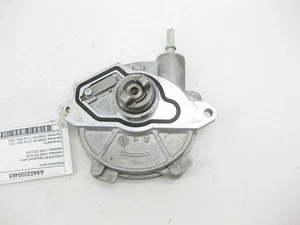 Mercedes-Benz A6402300465 Vacuum pump OM640 OM639 - Picture 1 of 5