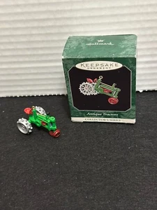 Mini tractor antiguo Hallmark Keepsake Ornament 1998 con caja #2 - Imagen 1 de 8