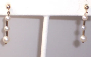 14K YELLOW GOLD THREE PEARL 1 INCH LONG DANGLE PIERCED EARRINGS - Picture 1 of 2