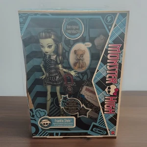 New 2024 Monster High Frankie Stein Boo-Riginal Creeproduction Doll Damaged Box - Picture 1 of 8