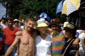 Vintage 35mm Farbfilm Dia Gruppe bei Outdoor Event Gay Int X-3694 - Bild 1 von 3