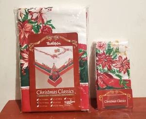 Vtg Christmas Town & Country Beautiful Oblong 52x70 Tablecloth & Napkin Set New - Picture 1 of 6