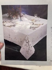 Rectangular Cream Lace Detail Tablecloth - Picture 1 of 7