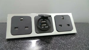 CBE/C-LINE 2X 240V 3 PINES TOMA + 12V DOBLE USB CROMO ENVOLVENTE CARAVANA - Imagen 1 de 5