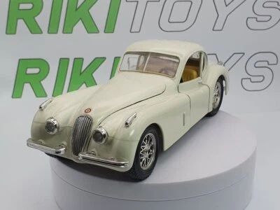 Jaguar XK 120 Burago 1/24 Bianco 1948 - Immagine 1 di 4
