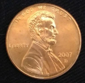 Red 2007-D Lincoln Memorial Penny with Eyebrow Cuds and Eyebrow Doubling - Picture 1 of 4