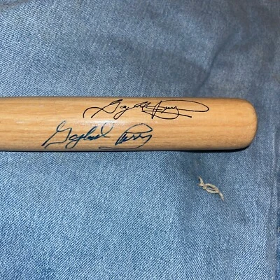 Бейсбольная мини-бита с автографом Гейлорда Перри из Louisville Slugger - Изображение 1 из 4