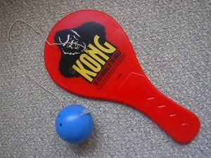 Kong The 8th Wonder Of The World PADDLE BALL Unique party favor *red w blue ball - Picture 1 of 5