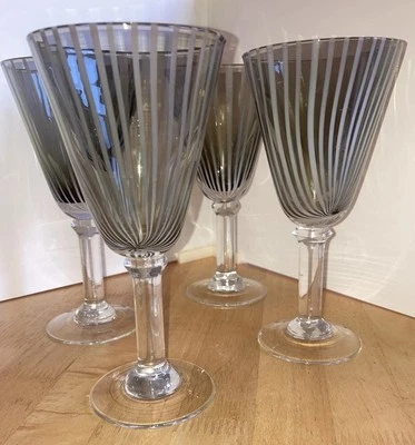 MCM 4 copas de vino a rayas verticales/muelle 1 8" de alto/12 oz Foto 1 de 4