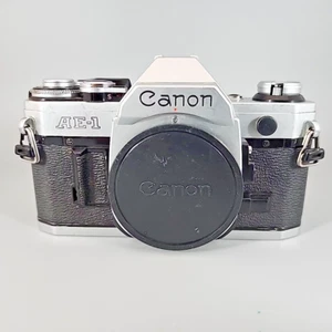 Canon AE-1 analoge Spiegelreflexkamera Body silber + Body Cap - Bild 1 von 8
