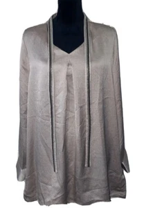 Camicetta top Chico's Taupe raso catena a sfera cravatta davanti nuova con etichette taglia 3 - XL (16) $99 - Foto 1 di 13