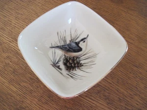 Plato de felicitación de invierno LENOX American Home Collection Catherine McClung Nuthatch - Imagen 1 de 4