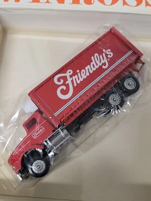 Friendly's (NOS) 1995 Winross BOX Truck - Image 1 of 4