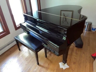 Piano de cola Yamaha C5 6'7" con disco y amplificador ébano pulido Foto 1 de 4