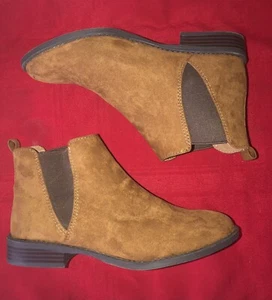 NWOT LADIES SIZE 7M BROWN FASHION PULL ON ANKLE BOOTS - Picture 1 of 11