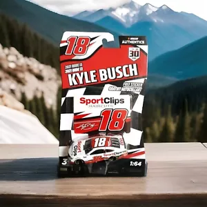 NASCAR AUTHENTICS.. KYLE BUSCH.. 2021 WAVE 13.. SPORTS CLIPS CAR.. MASSSTAB 1:64 - Bild 1 von 4