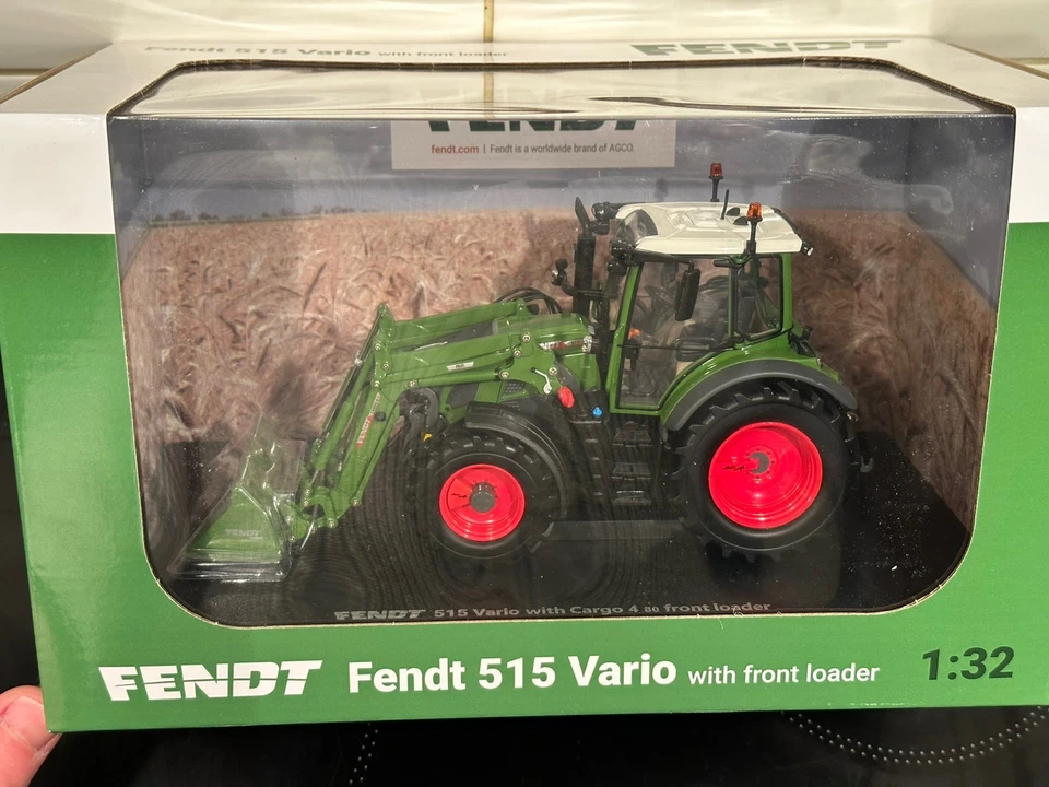 Universal Hobbies Fendt 515 Vario Tractor with loader - Image 1 of 1