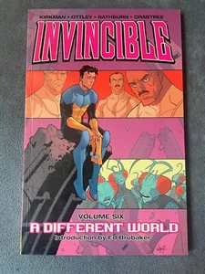Invincible #6 TPB 2004 Image Comic Graphic Novel Robert Kirkman Different World - Picture 1 of 3