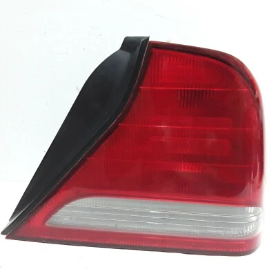 04 05 06 Conjunto de luz trasera lado pasajero derecho Suzuki Verona OEM Foto 1 de 2