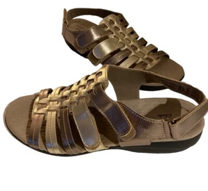 CLARKS COLLECTION Soft Cushion Pewter Metallic Gladiator Sandals Size 11 - Picture 1 of 7