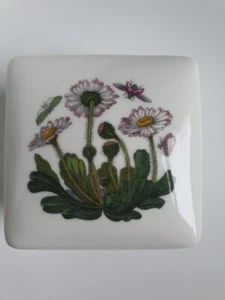 Portmeirion Botanic Garden Square Ceramic Trinket Box by Susan Williams-Ellis - Picture 1 of 8