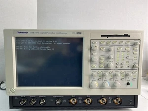 Tektronix TDS 7104 Digital Phosphor Oszilloskop 4-Kanal 1GHz 10 GS/s Opt STD - Bild 1 von 5