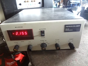 Balance automático Perkin Elmer AD-2Z - Imagen 1 de 4