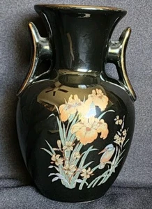 Vintage schwarze Vase mit goldenen Blumen 5"" hoch Made in Japan schöne zwei Griffe - Bild 1 von 8