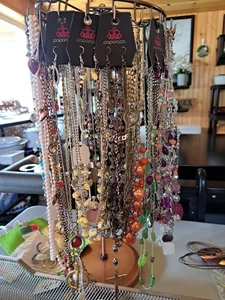 Lote aleatorio de bisutería/collares, pulseras y pendientes - Imagen 1 de 8