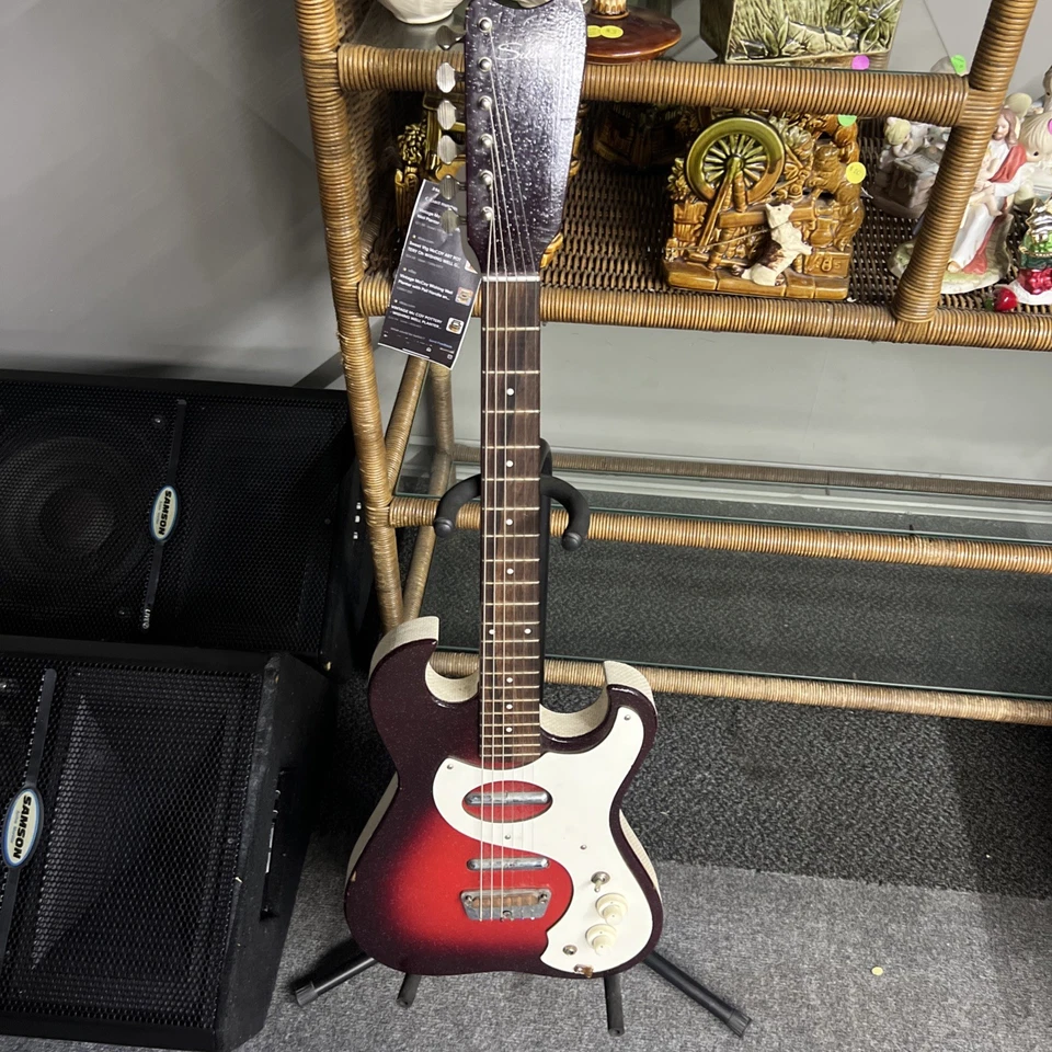 Guitarra Eléctrica Silvertone 1457 Años 60 De Colección Foto 1 de 4
