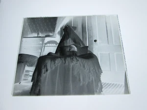 LATE 1800s or EARLY 1900s GLASS NEGATIVE, LITTLE GIRL SLEEPING?? - Picture 1 of 1
