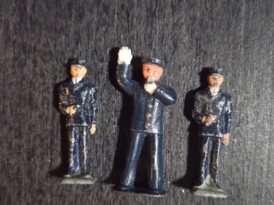 EIRE VINTAGE 1950s POLICE CONDUCTOR FIGURES HO 38mm SMALL SCALE SET OF 3 IRELAND - Image 1 of 4