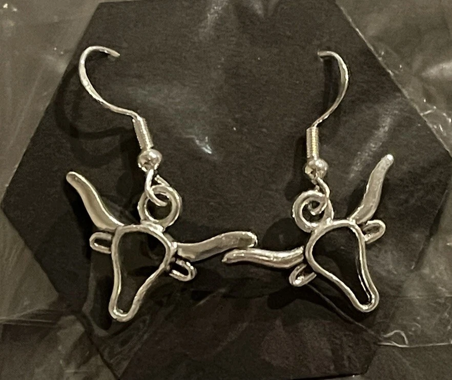 Juego de Pendientes Toro Tauro Gancho Colgante Regalo Único Nuevo Aleación de Plata Tibetana Foto 1 de 1