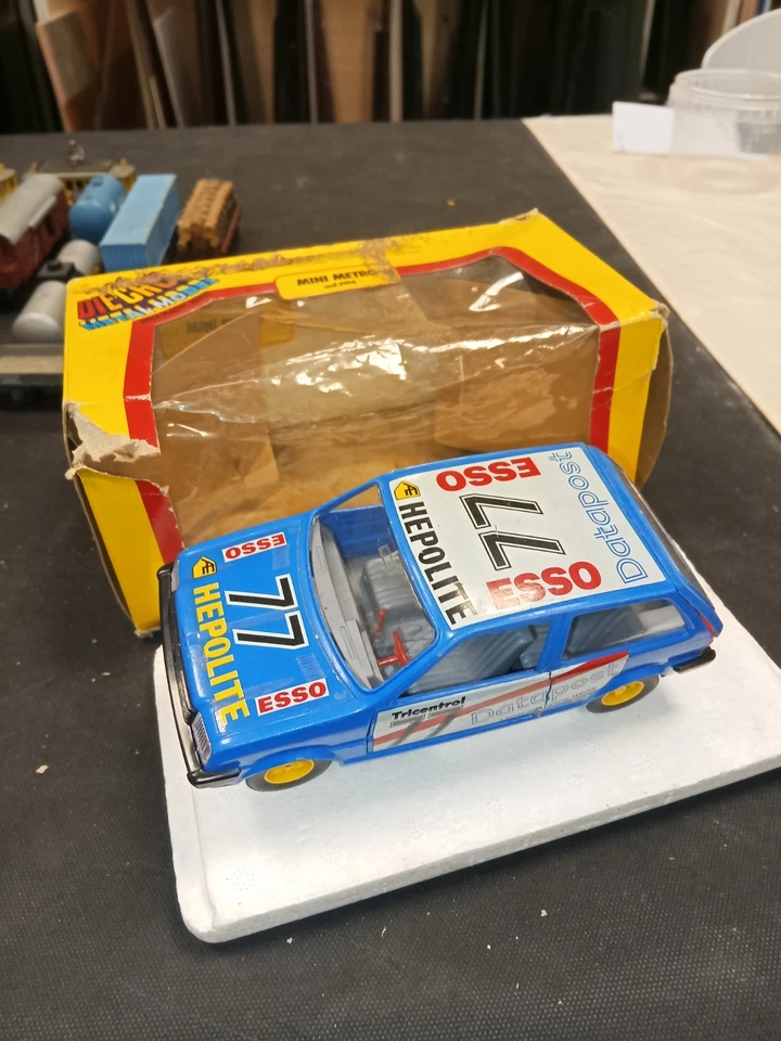 Burago Italy 1/24 Mini Metro Con Scatola - Immagine 1 di 4