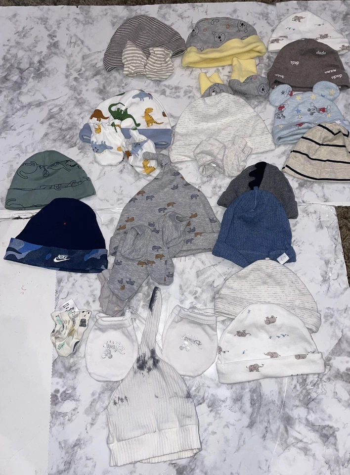 Lot of 34 Newborn Infant Baby Hats/Beanie Hats Mitten Booties Baby Boy Lot - Image 1 of 4