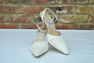 Neu HASSALL Brautschuhe OPHELIA Ivory Swarovski Spitze UK 8 Euro 41 UVP 225£ - Bild 1 von 7