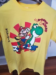 Super Mario And Yoshi T-shirt Adult Large Nintendo 2009. Bright Vibrant graphics - Picture 1 of 11