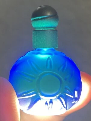 Perfume puro Karl Lagerfeld Sun Moon Stars de colección .12 fl oz 3.7 ml mini completo Foto 1 de 4