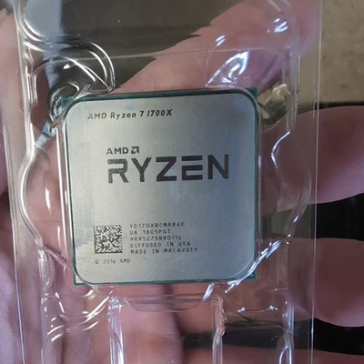 Zócalo CPU AMD Ryzen 7 1700X AM4 8 núcleos 16 hilos 3,4 GHz Foto 1 de 2