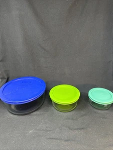 Vintage Set  3 Colorful Pyrex  Glass Food Storage Containers, 7, 2 & 1 Cup EUC - Picture 1 of 18