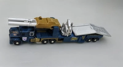 Onslaught Bruticus Vintage 1986 G1 Transformers Figure - Image 1 of 2