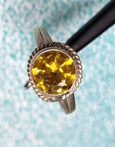 Anello vintage in argento tibetano taglia: 7,5 US Lustrous Cubic Zircon Yello... - Foto 1 di 17