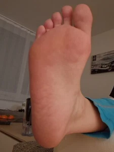 Fussbilder und Socken auf Wunsch möglich. - Bild 1 von 1