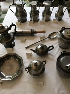 Etains divers,pichets,brocs,porte-déjeuner,clystère,louche 17-18-19ème siècle.   - Imagen 1 de 12