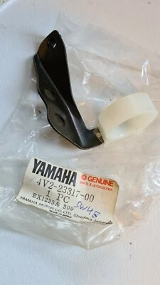 YAMAHA YZ125 -81 BRAKE HOSE HOLDER 4V2-23317-00 NOS - Image 1 of 3