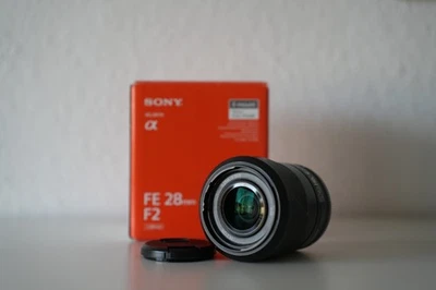 Sony FE 28mm F2 (SEL28F20) Weitwinkel-Festbrennweite Vollformat - Bild 1 von 3