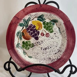 Julie Ueland Backsplash Keramik 10" Essteller 1998. Obst Design burgunderrot rosa - Bild 1 von 6